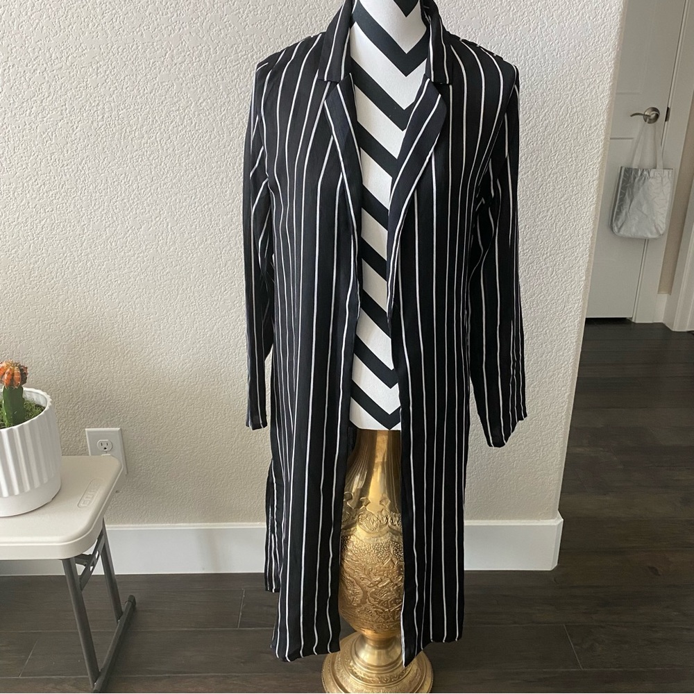 Active USA || black and white long lightweight cardigan